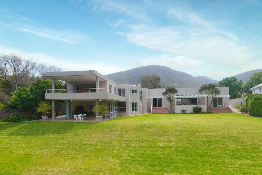 5 Bedroom Property for Sale in Fernkloof Estate Western Cape